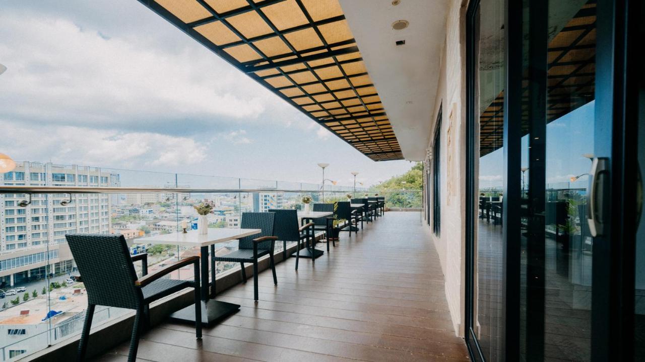 King'S Hotel Nagoya Batam Exterior foto